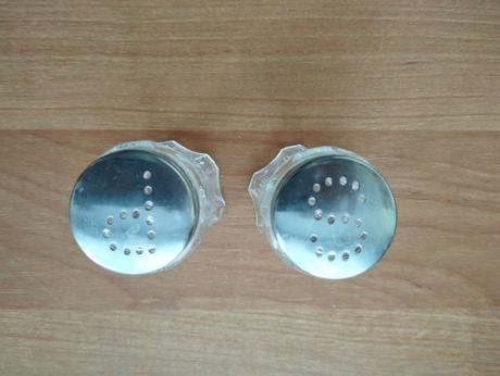 Drobná keramika a sklo dle fota.,