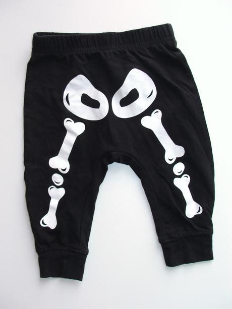 R15 kalhoty kostlivec vel. 4-6m, zn. h&m,