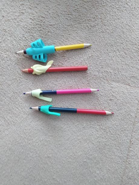 Pomůcky pro správné držení tužky, 