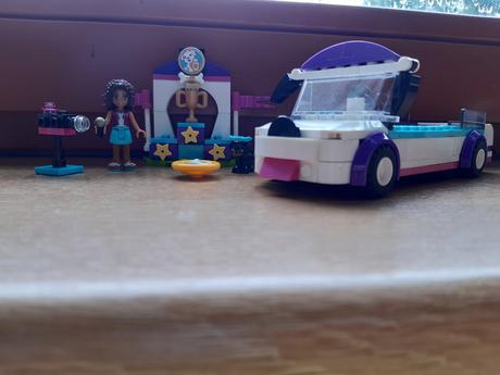 Lego friends andrea a přehlídka štěňátek,