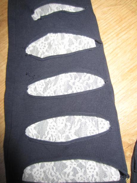 Legíny, podšité krajkou, calzedonia,110