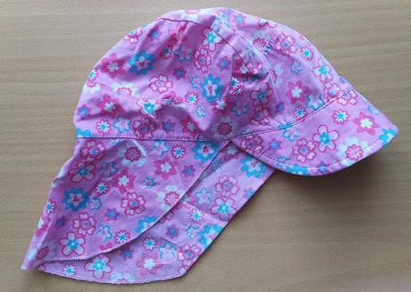 Šiltovka/šáteček růžová s květy, 54