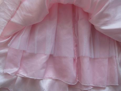 Společenské tylové růžové šaty, 98