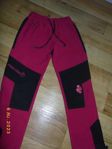 Sportovní kalhoty, 134