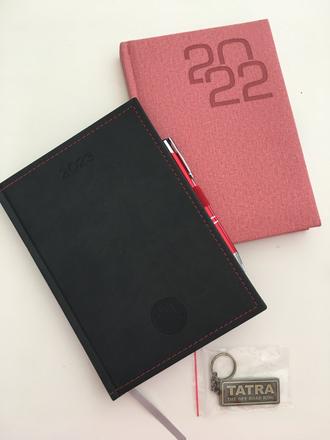 Denní diář 2022 s klíčenkou, 