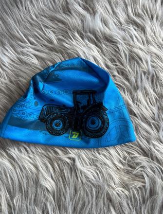 Čepice s traktorem, 146