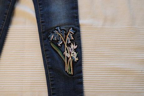 Džíny s výšivkou, reserved,110