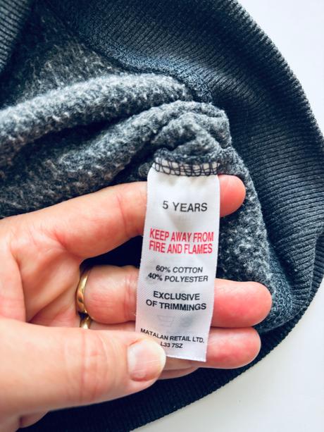 Mikina šedá s maskačem  - v.5 let, 110