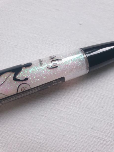 Glitry/ třpytky oční linky,