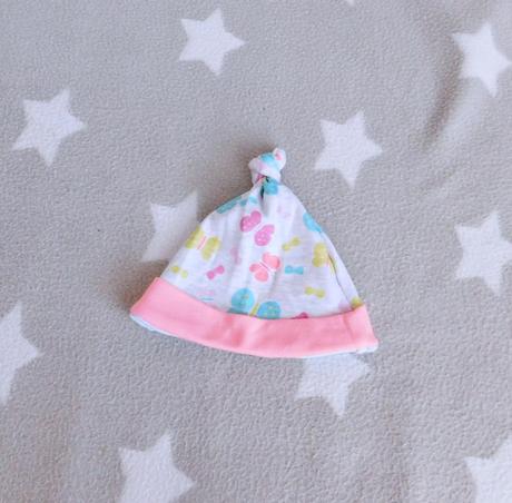 Čepička s motýlky vel.68/74,