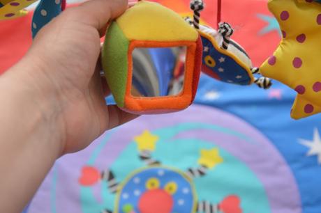 Dětská hrací deka s hrazdičkou whoozit,