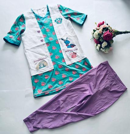 An19/ kostým doktrotka plyšáková - v.7/8 let,