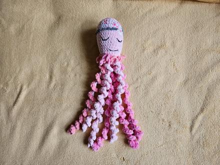 Háčkovaná chobotnice chobotnice růžová,