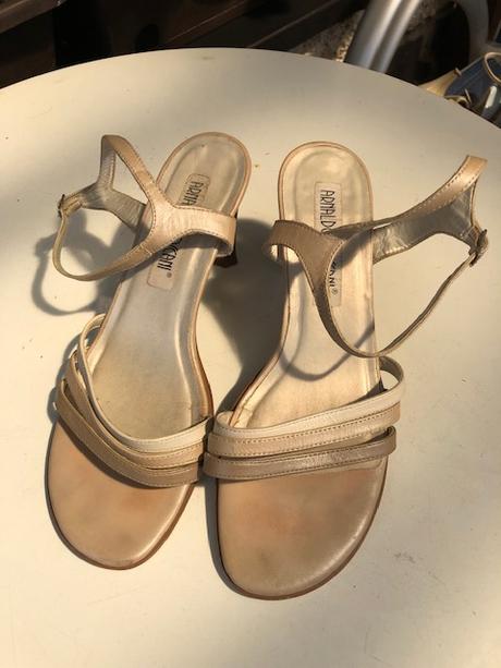 Arnaldo toscani 37 bezove sandaly na podpadku, 37