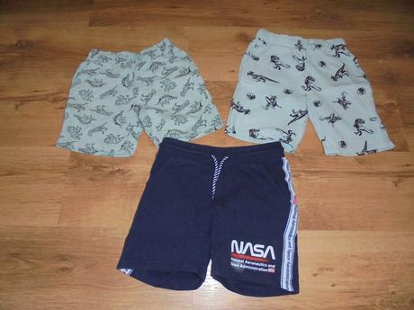 Kraťasy, vel. 122/128, 122