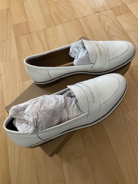 Bílé kožené mokasíny zn.baťa, baťa,40