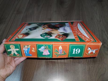 Nový adventní kalendář nepoužitý krabičkový, 