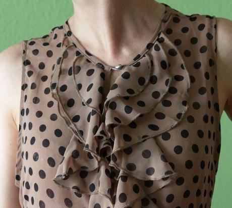 Puntíkatá retro halenka bez rukávů sweewe m-l, l