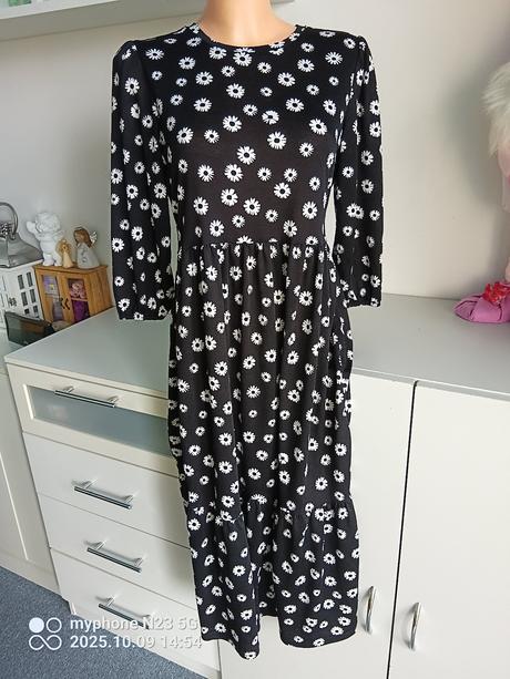 Šaty zn."stradivarius" vel."s", stradivarius,s