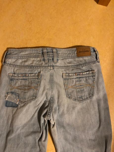 Potrhané rifle, abercrombie&fitch,140