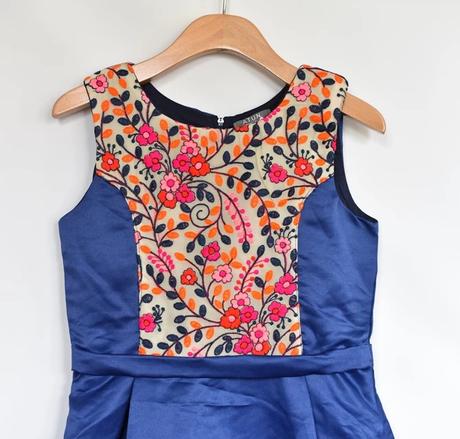 Šaty vel. 11 - 12 let, 152