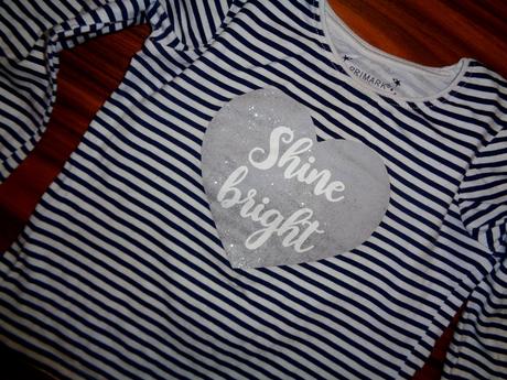 Modrobílé pruhované tričko se srdíčkem, primark,104