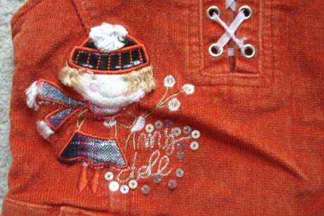 Manšestrové šatičky, 80