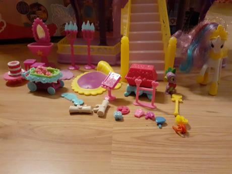 Zámek my little ponny,a dalšī sbīrka koníků, 