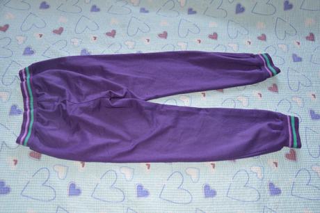 Fialové tepláky tepláčky s kamínky, 128