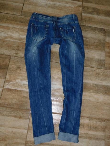 Moderní dámské džíny, 36