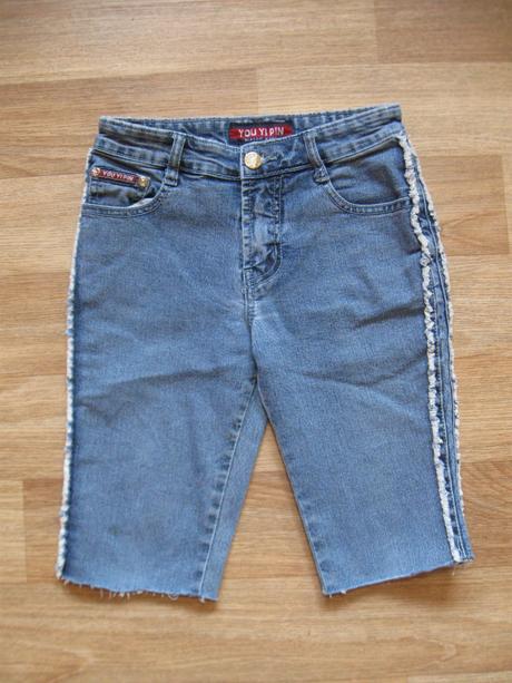 Džínové kraťasy, 146