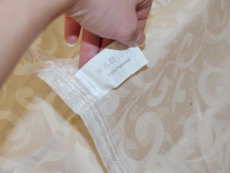 2 kusy zavesu -kremove se vzorem, 