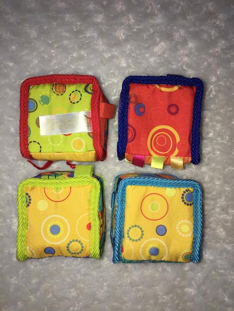 Látkové kostky bright starts, 