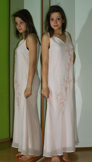 Společenské růžové šaty, 40