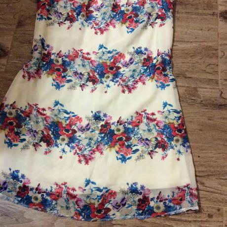 Květované šaty, atmosphere,38