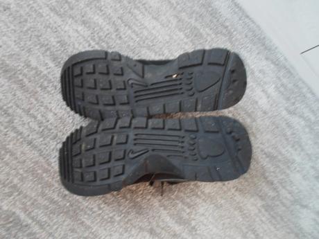 Černé kotníčkové boty tenisky botasky, nike,40