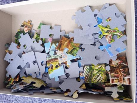 Neonově svítící puzzle s dinosaury, 