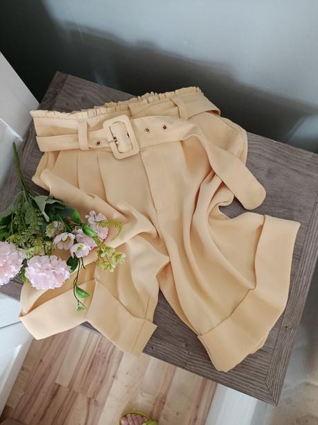 Žluté kraťasy, amisu,36