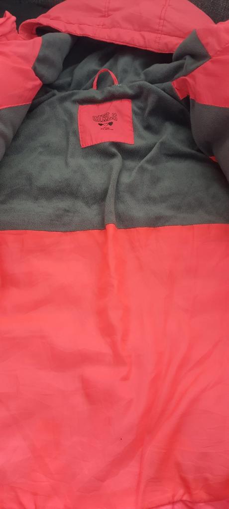 Dívčí zimní bunda vel. 8/9 let., 128