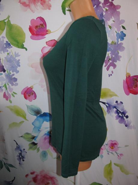 Dámská pružná halenka s krajkovým výstřihem, s