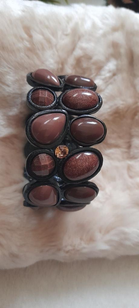 Strečový náramek s kamínky, orsay