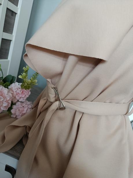 Béžová vesta, amisu,36