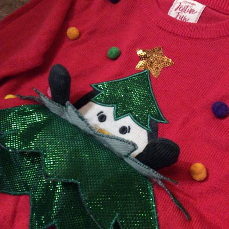 Vánoční svetřík s vánočním stromečkem, 104