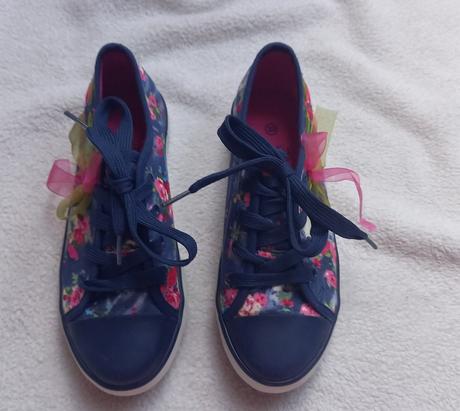 Nové boty - tenisky zn. funky girls, humanic,33