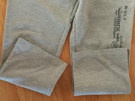 Tepláky zn. wolf, šedé-nápisy v. 110, wolf,110