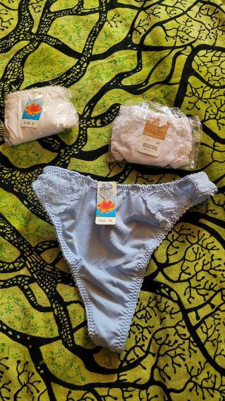 Podprsenky a tanga, 70b