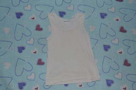 Bílé tílko, d. 33 cm, 74