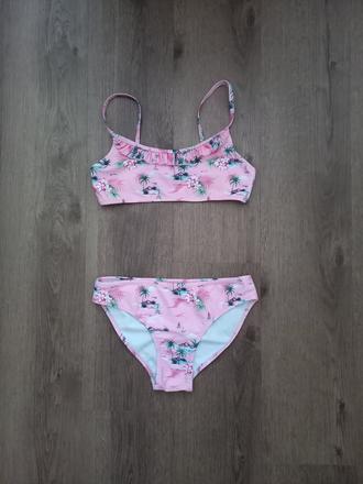 Dvoudílné růžové plavky, 146