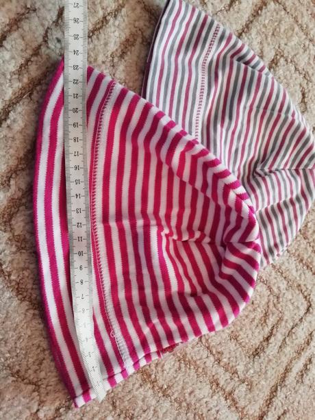 Krásné nové bavlněné čepice 3-6let, 104