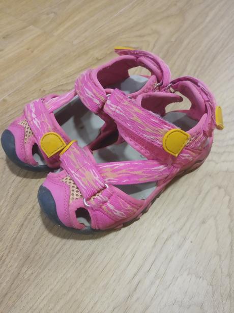 Sandále bugga vel.27, 27